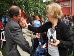 60 Engelliye Tekerlekli Sandalye Dağıtıldı
