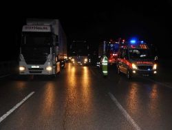 Otobüs Tır'a Arkadan Çarptı: 2'si Ağır 23 Yaralı