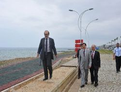 Sahildeki Lambaların Kırılmasını Önlemek İçin Daha Yüksek Direkler Dikilecek