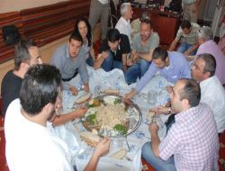Huzur Derneği Basın Mensuplarını Maklubede Buluşturdu