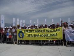 Balıkesir Körfez Havaalanı'nın Adına Afişli Tepki