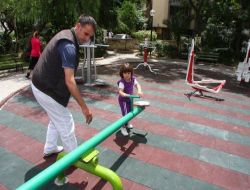 Konak Belediyesi, Çocuk Parklarını Kauçuk İle Kaplıyor