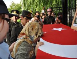 Konya Şehidini Dua ve Gözyaşlarıyla Toprağa Verdi!