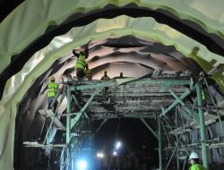 İzmir'de Sıkıntılı Ulaşım Dönemi Başladı