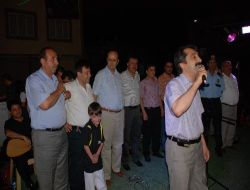 Engin Nurşani, Memleketi İslahiye'de 8 Bin Kişiye Konser Verdi