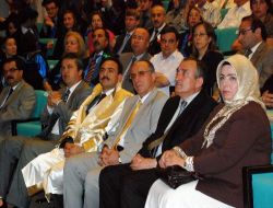 Tıp Fakültesini Üçüncülükle Bitirdi, Diplomasını Öğretim Üyesi Babasının Elinden Aldı