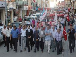 Teröristbaşı Öcalan'ın Kuklası Önce Asıldı, Sonra Yakıldı!