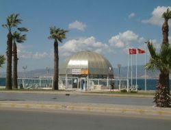 İzmir'de Trafik Sıkışıklığını Önlemek İçin Vapur Seferleri Arttırıldı
