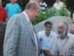 Çatlaklar Nedeniyle Boşaltılan 4 Katlı Bina Tahliyeden Yarım Saat Sonra Çöktü
