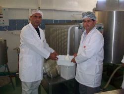 'yanıksı' Dondurmasını Hale İle Ege'ye Taşıdı, Sırada İstanbul Var