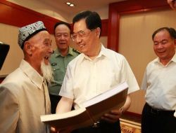 Çin Cumhurbaşkanı Hu, Uygur Bölgesinin İstikrarını İstedi