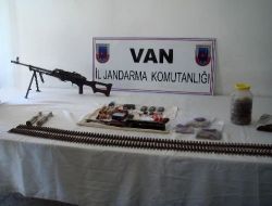 Başkale'de Pkk'ya Ait Çok Sayıda Silah Ve Patlayıcı Ele Geçirildi.