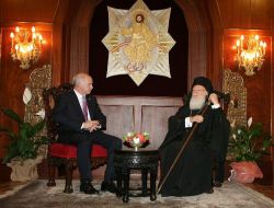 Papandreu, Bartholomeos'u Ziyaret Etti!