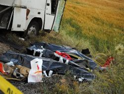 Kütahya'da Öğrencileri Taşıyan Midibüs Yan Yattı: 3 Öğrenci Öldü, 15 Yaralı