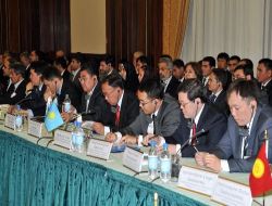 Türkmenistan'da Uluslararası Silahsızlanma Konferansı Düzenliyor..