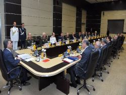 Mgk'dan Tek Millet Çıktı!