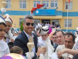 İşadamı Sadettin Saran 350 Çocuğu Sünnet Ettirdi
