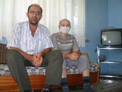 Kanser Olan Baba Ve Oğlu Yardım Eli Bekliyor