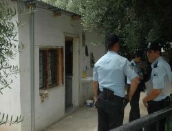 Emekli Öğretmen Evinde Ölü Bulundu