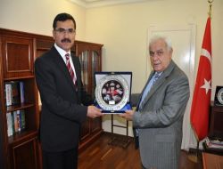 Siirt Valisi Çolak'a Batman Valisi Turhan'dan Nezaket Ziyareti