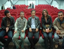 Tiyatro Sanatçısı Özden: Ekonomik Kriz Tiyatroya İlgiyi Azaltıyor