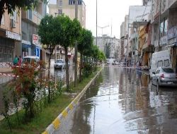 İskenderun'da Yağışlar Su Baskınlarına Neden Oldu