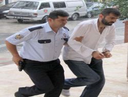 Ruhsatsız Silahla Yakalanan Şahıs Adliyeye Çıkarıldı
