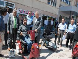 Suşehri'nde İki Engelli Akülü Engelli Aracına Kavuştu
