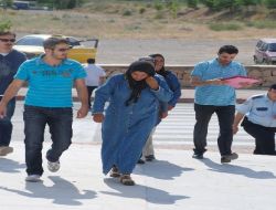 Dilenci Kılığında Hırsızlık Yapmaya Çalışırken Yakalandılar