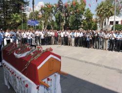 Kalp Krizi Sonucu Ölen Eski Belediye Başkanı Aktekin Toprağa Verildi
