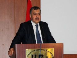 Bakan Eroğlu: "Birkaç Firma Hes'ten Para Kazanacak Diye Çiftçimizi Mağdur Edemeyiz"