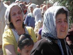 Askerlerin Terörist Sanarak Öldürdüğü Köylüler Toprağa Verildi!