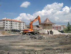 Pursaklar'da Parkların Bakımına Hız Verildi