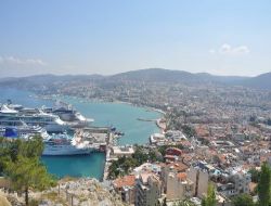 Kuşadası Limanı'na Bir Günde 7 Gemi İle 8 Bin 900 Yolcu Geldi