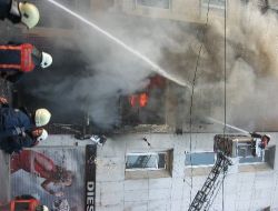 İstiklal Caddesi'ndeki Yangın İç Çamaşırı Dükkanını Kül Etti