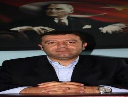 Chp Ağrı İl Başkanı Öztürk, "Siyasetçi Topluma Örnek Olmalı" Dedi Sigarayı Bıraktı!