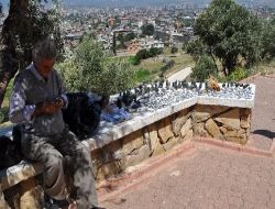 Taş Ustası 50 Yıldır Taşlara Şekil Veriyor