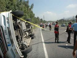 İskenderun'da Otomobil İle Minibüs Çarpıştı: 1 Ölü, 23 Yaralı