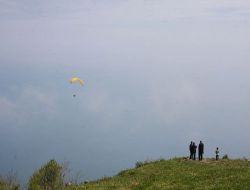 "karadeniz'in En Güzel Yamaç Paraşütü Alanı Boztepe, Korunmalı"
