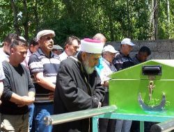 Kazada Hayatını Kaybeden Gurbetçi Çocukları Toprağa Verildi