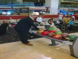 Ev Hanımları, Bowlingle Stres Attı
