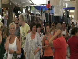 Kuşadası'nda Turistlerin 'Big Bazaar' İlgisi