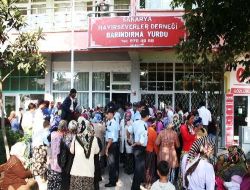 25 Tl'lik Erzak Fişinin Dağıtımında İzdiham Yaşandı