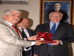 ABD Büyükelçisi'ne Lületaşından Pipo Hediye