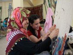 Osmaniye'de Kilim Dokuma Kursu, İkinci Mezunlarını Verdi