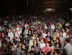 Halk Dansları Festivali Vatandaşlardan Büyük İlgi Görüyor