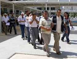 Antalya'da 3'ü Kamu Görevlisi 14 Kişi Tefecilikten Gözaltına Alındı!