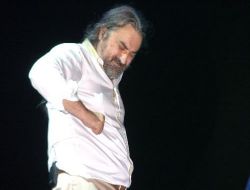 17. Ereğli Sevgi Barış Dostluk Kültür Ve Sanat Festivali'nin İlk Günü Volkan Konak Konseri Bitti