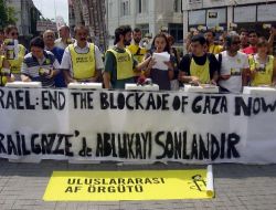 Gazze Ablukasının Kaldırılması İçin İsrail Başbakanı'na Kartpostallı Protesto