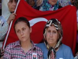 Şehit Uzman Çavuşun Eşi Betül Güzey: Bana Bir Silah Verin, Kocamın Kaldığı Yerden Ben Devam Etmek İstiyorum
